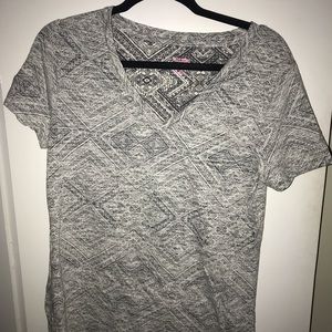 Women’s patterned V-neck T-shirt